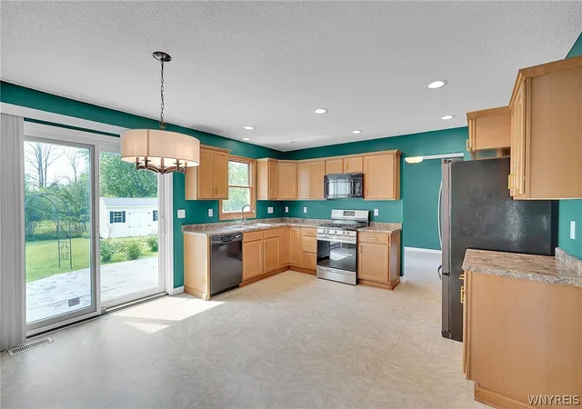 Homes for sale in West Seneca, NY | 43 Caldwell Dr, West Seneca, NY 14224 | MLS# B1693582