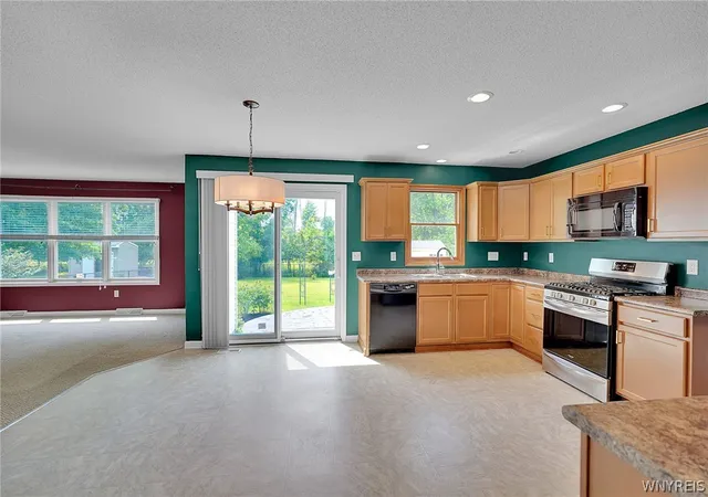 Homes for sale in West Seneca, NY | 43 Caldwell Dr, West Seneca, NY 14224 | MLS# B1693582