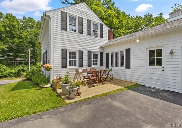 Photo 3 of Sale Pending at 121 Lake St, Chittenango, NY 13037 | MLS# S1694392 | Listing updated on 2026-07-21