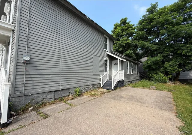 Homes for sale in Utica, NY | 1124 Schuyler St, Utica, NY 13502 | MLS# S1684482