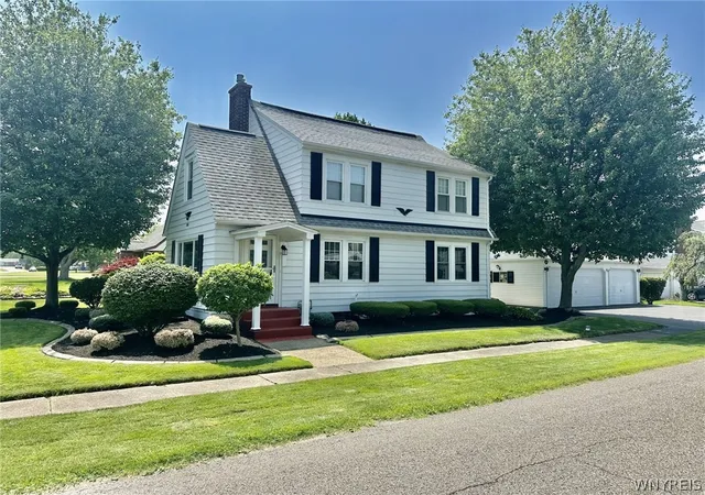 Photo 1 of Sale Pending at 2921 Shenandoah Dr, Hamburg, NY 14075 | MLS# B1695421 | Listing updated on 2026-07-13