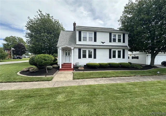 Photo 2 of Sale Pending at 2921 Shenandoah Dr, Hamburg, NY 14075 | MLS# B1695421 | Listing updated on 2026-07-13