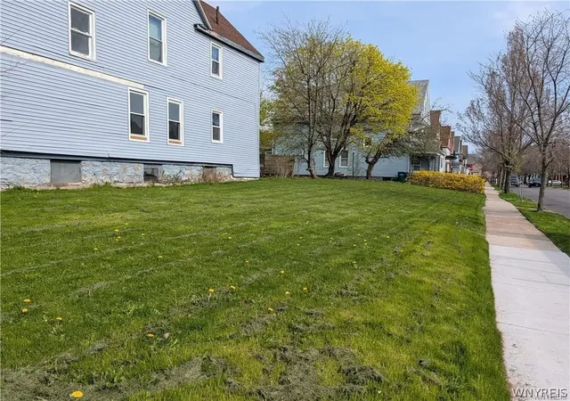 3rd image of 393 Hampshire St, Buffalo, NY 14213 | MLS# B1695131