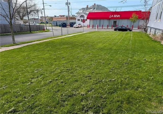 5th image of 393 Hampshire St, Buffalo, NY 14213 | MLS# B1695131