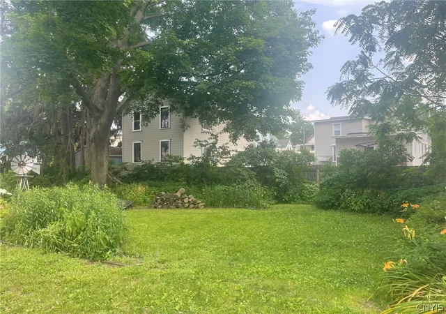 Listing Photo 5 - Condo for sale in building located at 229 Park Ave, Oneida, NY 13421