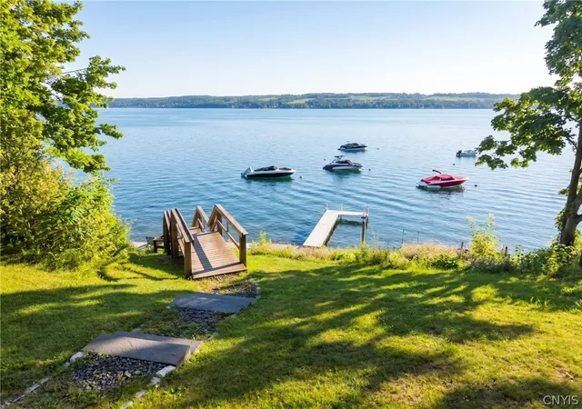 36th image of 2119 Terrace Ln S, Skaneateles, NY 13152 | MLS# S1695504