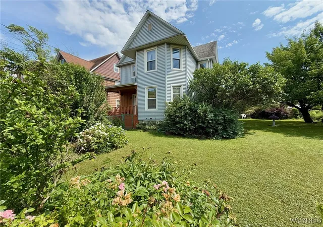 1st image of 2821 Walnut Ave, Niagara Falls, NY 14301 | MLS# B1622910