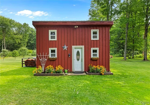 Homes for sale in Amboy, NY | 66 Cook Dr, Amboy, NY 13493 | MLS# S1694235