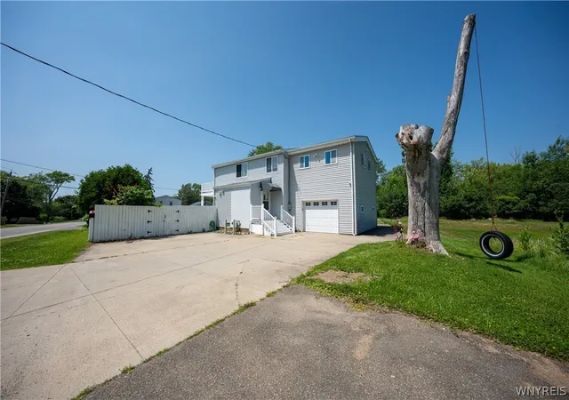 Photo 3 of Sale Pending at 4093 Bayview Rd, Buffalo, NY 14219 | MLS# B1695492 | Listing updated on 2026-07-13