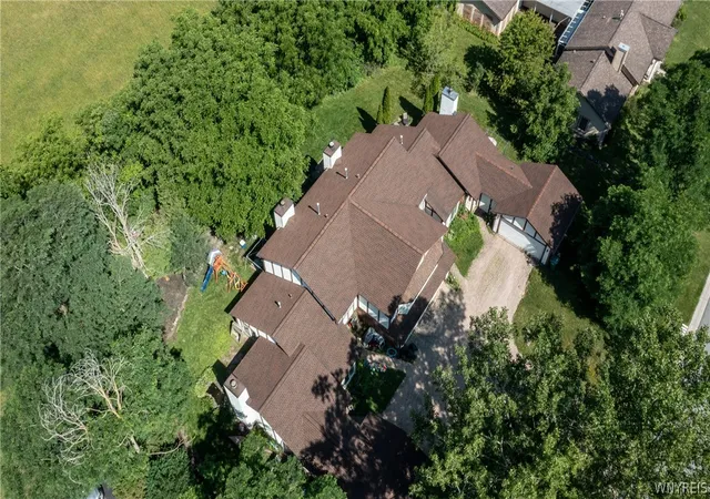 3rd image of 5-8 Gothic Ln, Lockport Town, NY 14094 | MLS# B1694687