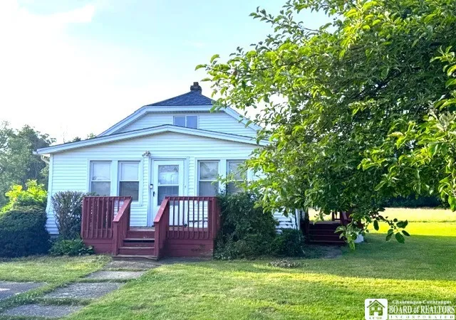 4th image of 151 W Chestnut St, Dunkirk, NY 14048 | MLS# R1695037