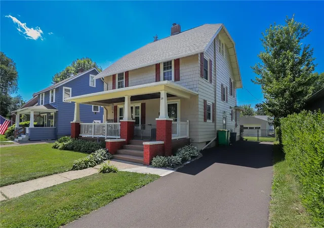 3rd image of 19 Houghton Cir, Corning, NY 14830 | MLS# R1694552