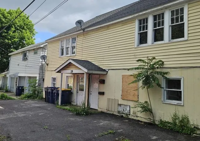 4th image of 141 Pine St, Lockport City, NY 14094 | MLS# R1695649