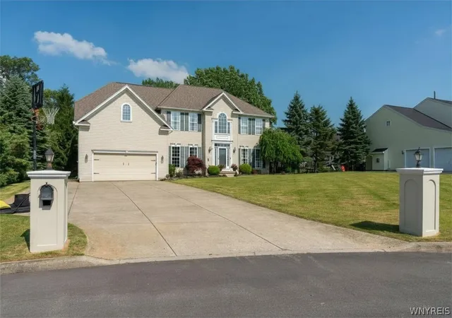 Homes for sale in Clarence, NY | 6225 Country Walk Ct, Clarence, NY 14032 | MLS# B1695422