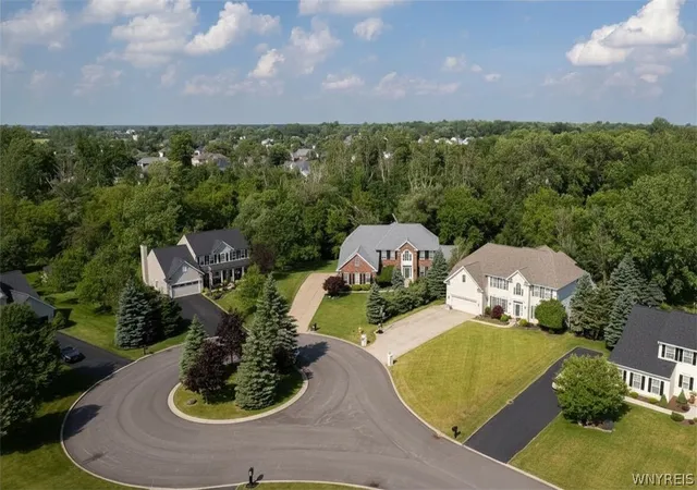 Homes for sale in Clarence, NY | 6225 Country Walk Ct, Clarence, NY 14032 | MLS# B1695422