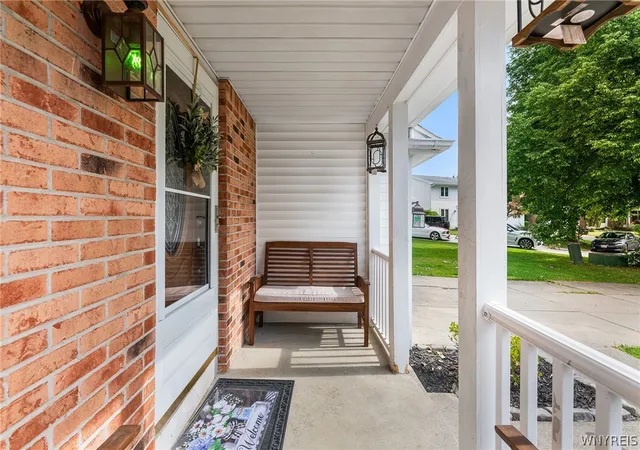 Homes for sale in Amherst, NY | 35 Deepwood Ct, Amherst, NY 14228 | MLS# B1694935