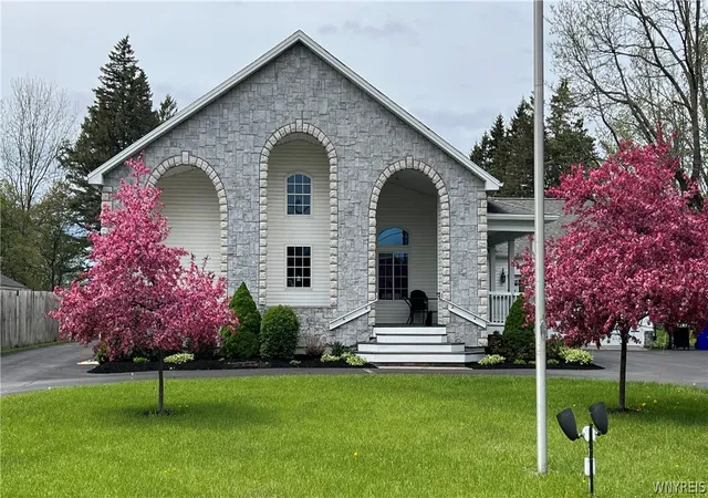 Homes for sale in Hamburg, NY | 6790 Gowanda State Rd, Hamburg, NY 14075 | MLS# B1694473
