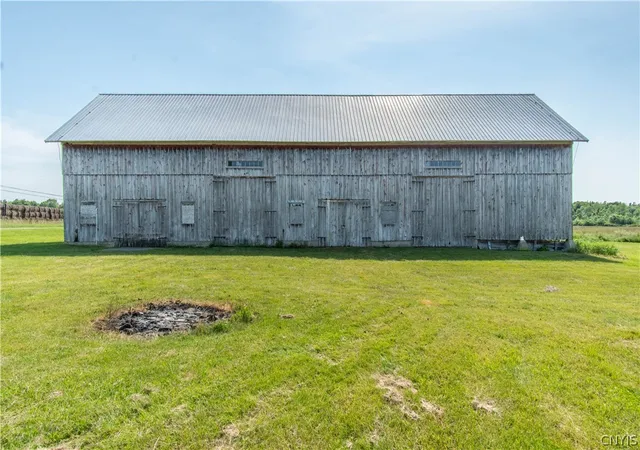 Homes for sale in Lyme, NY | 21585 S Shore Rd, Lyme, NY 13693 | MLS# S1692809