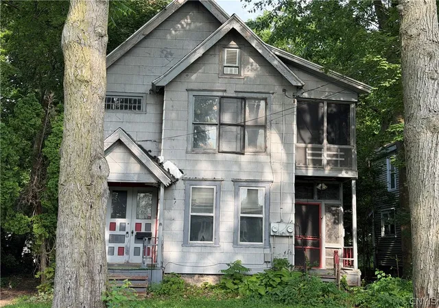1st image of 416 Mccool Ave, East Syracuse, NY 13057 | MLS# S1695679