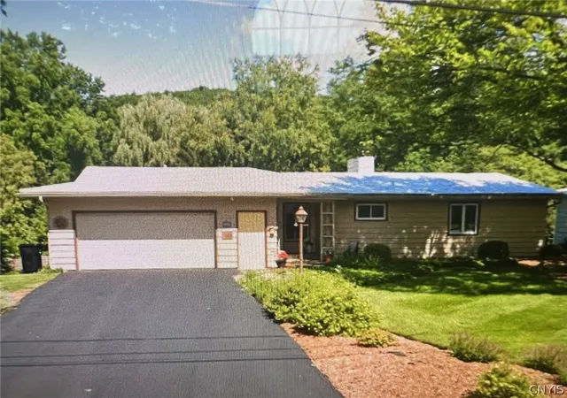 1st image of 107 Bradford Ln, Syracuse, NY 13224 | MLS# S1695348