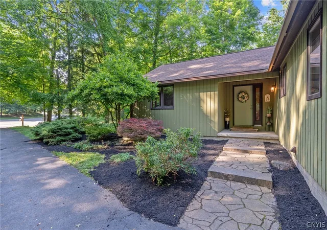 3rd image of 2424 Sourwood Dr, Phoenix, NY 13135 | MLS# S1695683