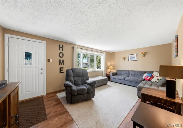 Homes for sale in Cheektowaga, NY | 92 Sprucewood Dr, Cheektowaga, NY 14227 | MLS# B1695652