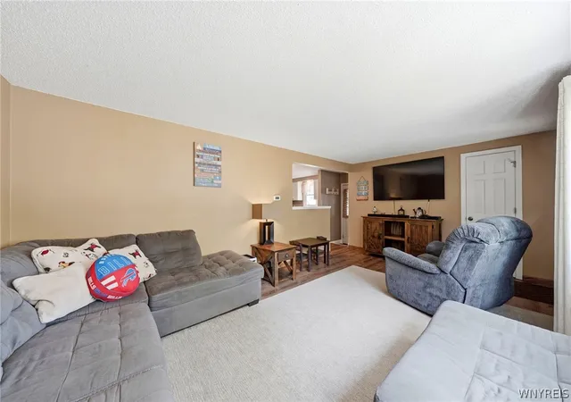 Homes for sale in Cheektowaga, NY | 92 Sprucewood Dr, Cheektowaga, NY 14227 | MLS# B1695652