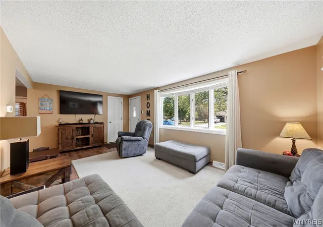 Homes for sale in Cheektowaga, NY | 92 Sprucewood Dr, Cheektowaga, NY 14227 | MLS# B1695652