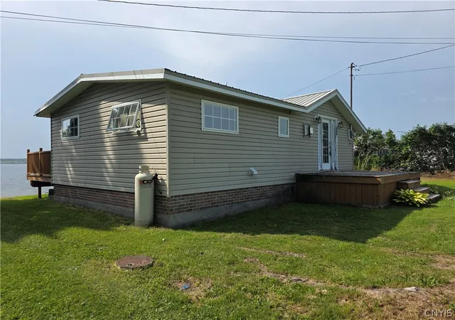 2nd image of 20627 Hess Shore Dr, Sackets Harbor, NY 13685 | MLS# S1695605