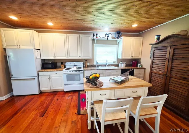 Homes for sale in Great Valley, NY | 4982 Route 219, Great Valley, NY 14741 | MLS# B1695168