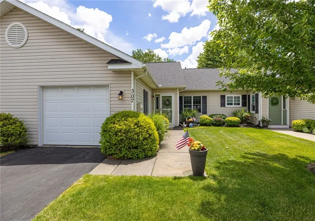 Homes for sale in Canandaigua, NY | 307 Walker Dr, Canandaigua, NY 14424 | MLS# R1695708