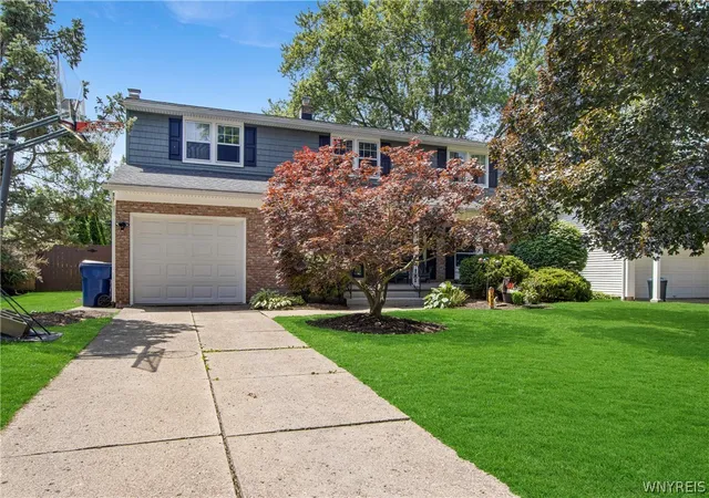 2nd image of 101 Willow Green Dr, Buffalo, NY 14228 | MLS# B1694852