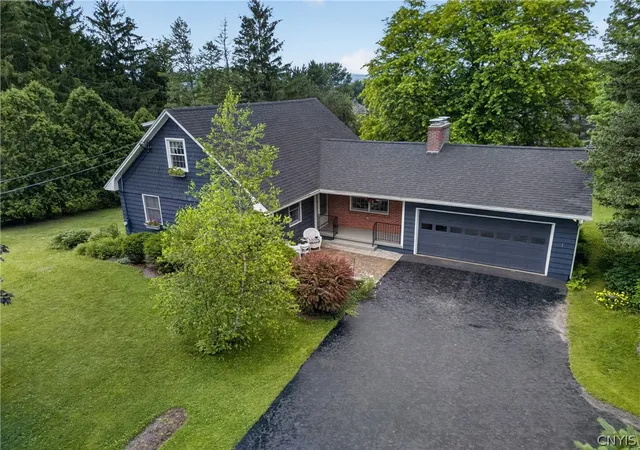 Homes for sale in Manlius, NY | 4777 Enders Rd, Manlius, NY 13104 | MLS# S1695453