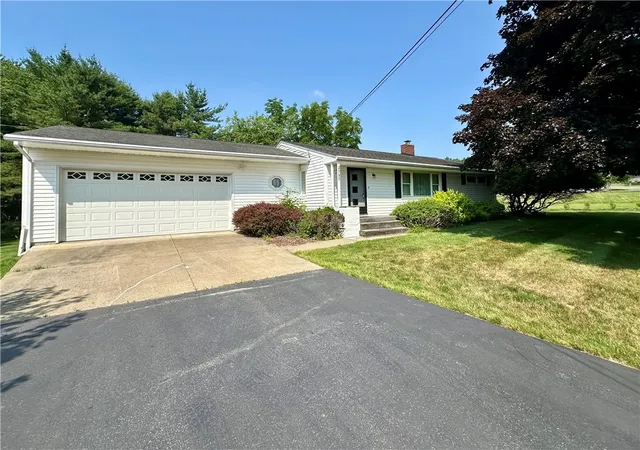 47th image of 2797 Pinewood Cir, Corning, NY 14830 | MLS# R1694868