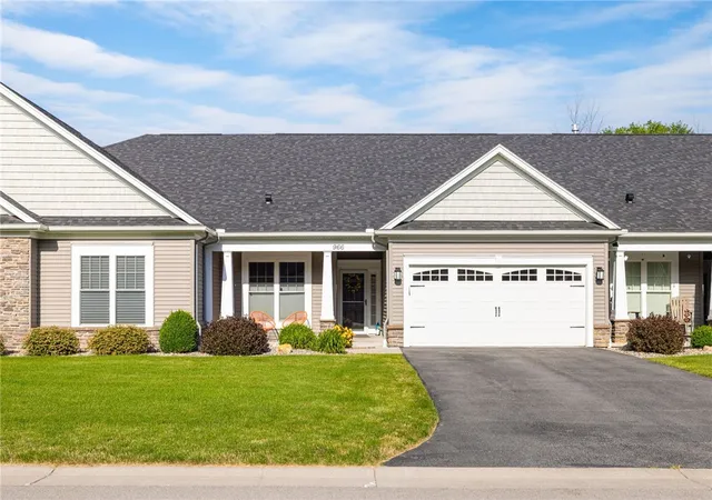 1st image of 966 Pathway Ln, Webster, NY 14580 | MLS# R1692450