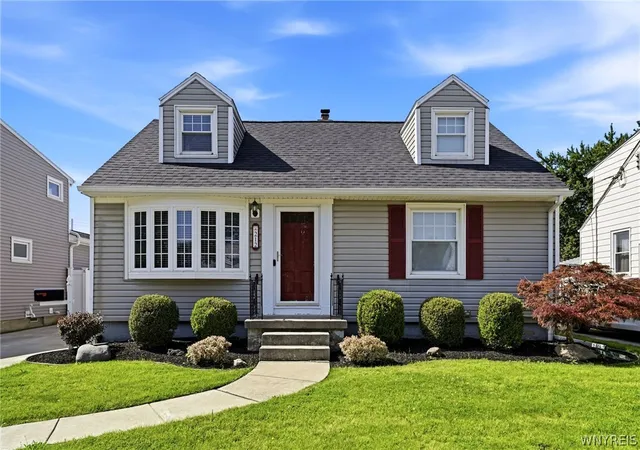 Homes for sale in Tonawanda, NY | 212 Treadwell Rd, Tonawanda, NY 14150 | MLS# B1695323