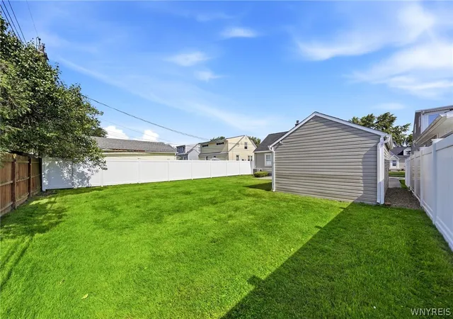 Homes for sale in Tonawanda, NY | 212 Treadwell Rd, Tonawanda, NY 14150 | MLS# B1695323