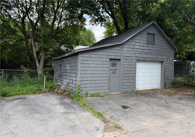 Listing Photo 5 - Condo for sale in building located at 2 Guilfoil Ave, Auburn, NY 13021