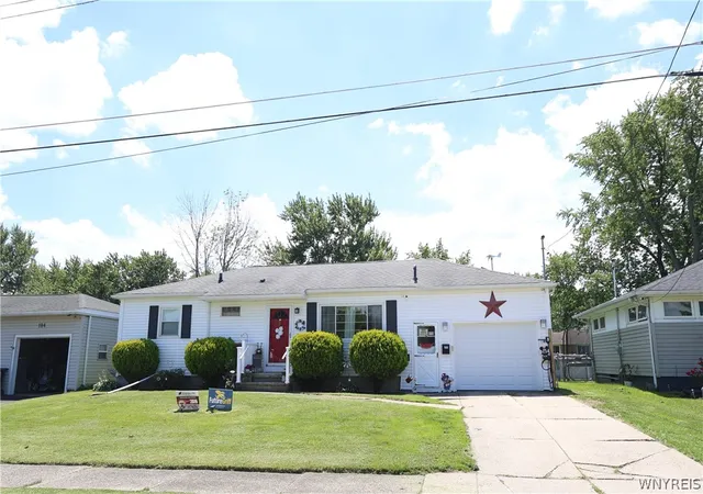 1st image of 180 Mullen St, Tonawanda, NY 14150 | MLS# B1692734