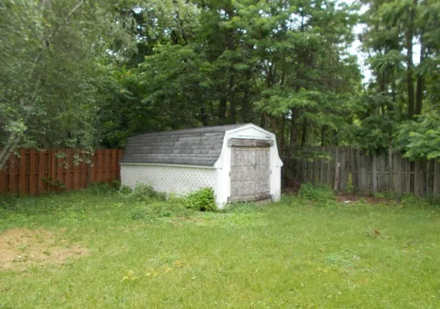 Photo 3 of Sale Pending at 3 Drumlin Dr, Macedon, NY 14502 | MLS# R1693879 | Listing updated on 2026-07-27