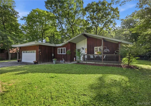 1st image of 5039 Bronson Dr, Lewiston, NY 14092 | MLS# B1695434