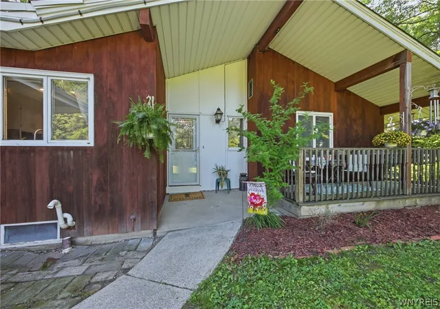 4th image of 5039 Bronson Dr, Lewiston, NY 14092 | MLS# B1695434