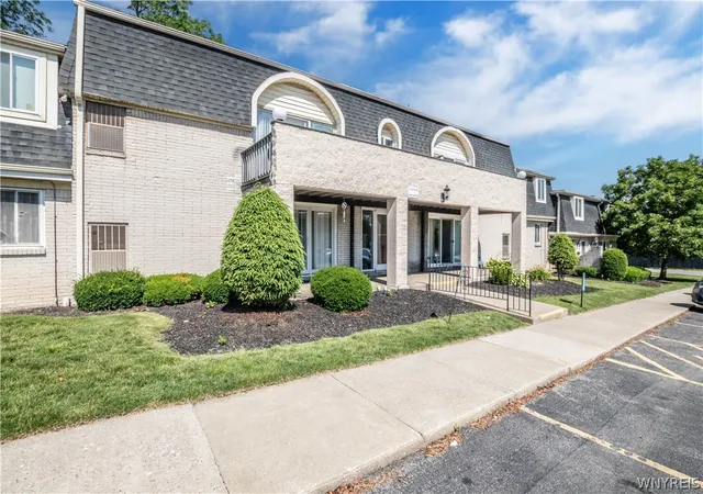 1st image of 5 Cambridge #G, Buffalo, NY 14221 | MLS# B1694556