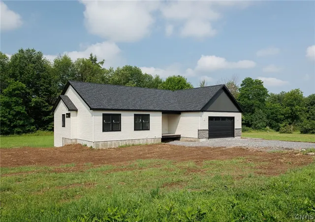 Homes for sale in Richland, NY | 1463 County Route 48, Richland, NY 13083 | MLS# S1695535