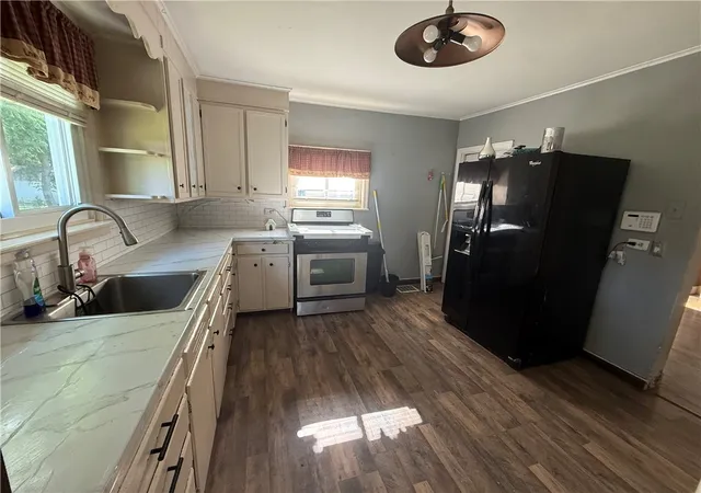 Photo 4 of Single family home for sale at 322 Baty St, Elmira, NY 14904 | MLS# R1695098 | Listing updated on 2026-07-27
