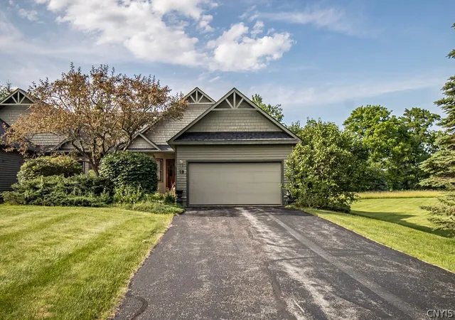 Homes for sale in Cazenovia, NY | 18 Old Farm Ln, Cazenovia, NY 13035 | MLS# S1693069