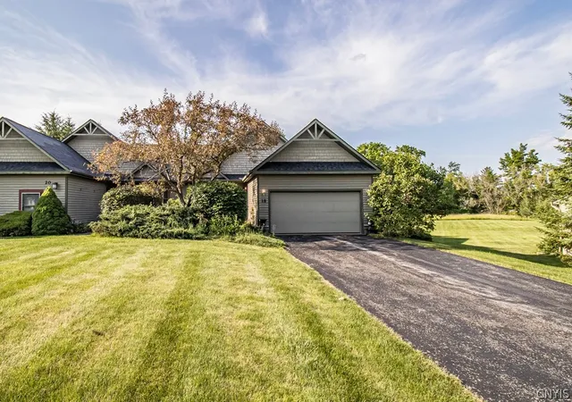 Homes for sale in Cazenovia, NY | 18 Old Farm Ln, Cazenovia, NY 13035 | MLS# S1693069