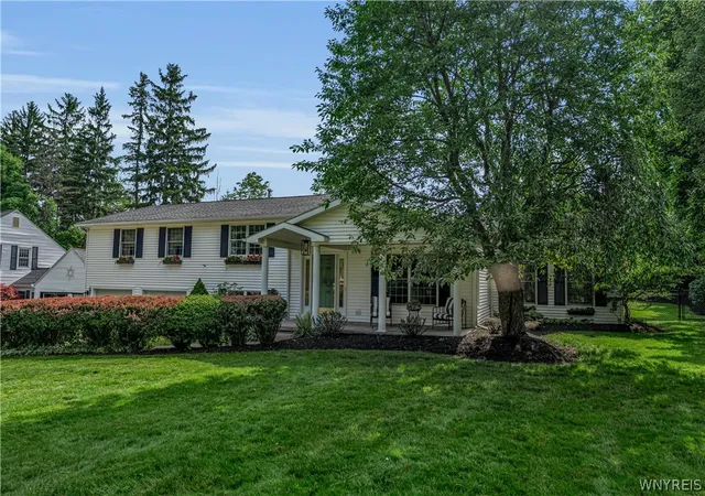 1st image of 120 Glenridge Rd, East Aurora, NY 14052 | MLS# B1693917
