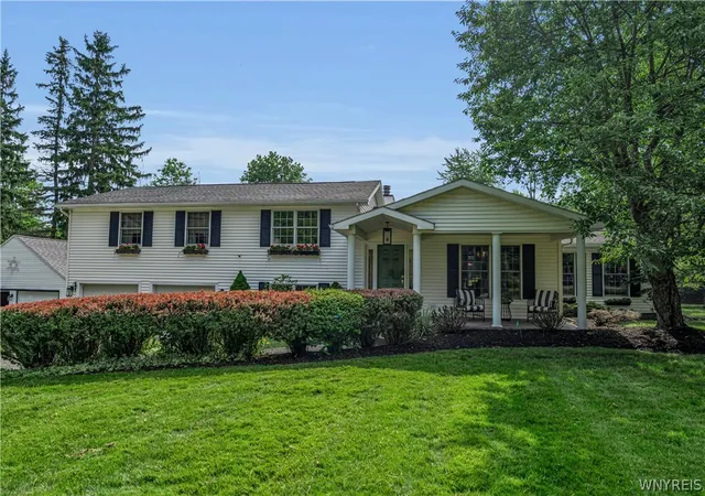 2nd image of 120 Glenridge Rd, East Aurora, NY 14052 | MLS# B1693917