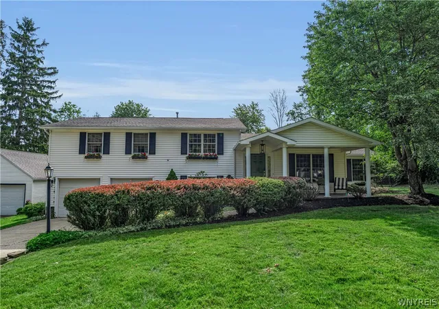 3rd image of 120 Glenridge Rd, East Aurora, NY 14052 | MLS# B1693917